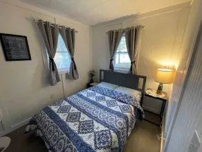 Auntie’s Lakeside Cottage - Image 2