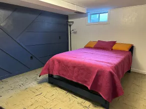 Large comfortable Lower unit walk in 1950 home. - Image 4