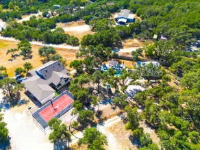 Hill Country Oasis: Home Theater/Pickleball 1.5 ac - Image 3