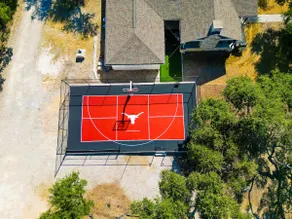 Hill Country Oasis: Home Theater/Pickleball 1.5 ac - Image 4