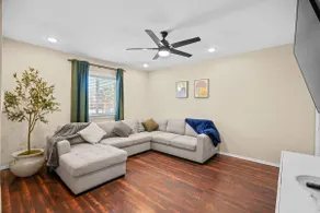 Entire 4-Bed Home with Office - Image 3