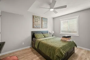 Entire 4-Bed Home with Office - Image 5