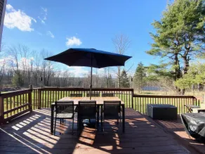 Lake trail retreat - Image 3