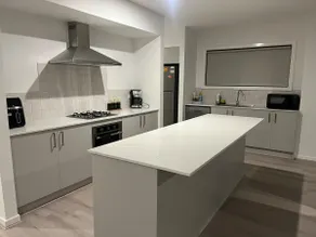 Luxury Home in Mickleham 4 Bed rooms - Image 3