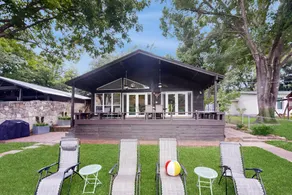 Chic 2BR Lakefront | Dock | Deck | W/D - Image 3