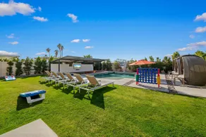 High Noon - New, Incredibly designed Pool Home - Image 5