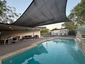 King Bed Retreat with Large Pool - Image 4