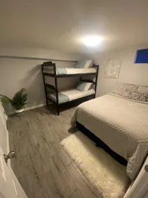 Bright Basement Apartment - Image 4