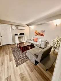 Private walkout basement apt - Image 4