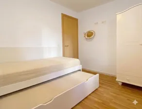 2 bedroom apartment and parking - Image 5