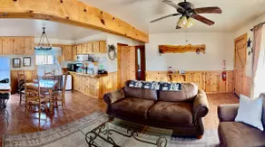 Cozy 2-bedroom guest cabin. 5 minutes from Gunsite - Image 5