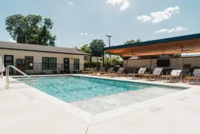 Gloria Cottage - 2 blocks to Magnolia and 3 mins to Baylor - Image 2