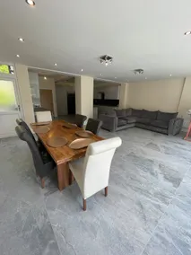 Stylish 4BR Executive Home/Huge Kitchen/Sleeps7 - Image 3