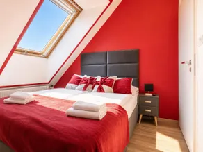 10 Min Walk to Hauptbahnhof, Room w/ AC, TV, WIFI - Image 5