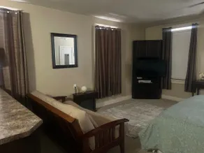 Little Boonville Apartment - Image 5