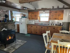 Center Cottage - Image 2