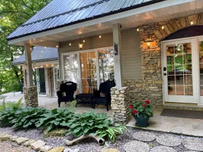 Stone Bluff Cabin - Image 2
