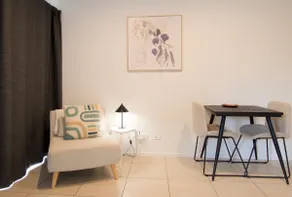 Cozy Pet-Friendly Villa | Steps to Beaches & Cafés - Image 4