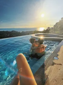 Luxury sea view villa with butler service! - Image 4