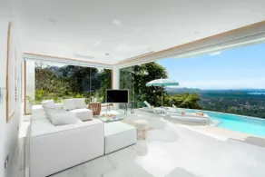 Luxury sea view villa with butler service! - Image 2