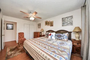 Texas-Themed 2BR Retreat|Houston Area|EV Charger - Image 4