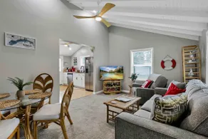Homesmith Cottage|Hot Tub| Walk to Buckeye Lake - Image 4