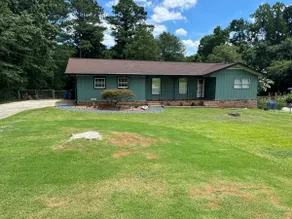 Comfy 3 Bedroom Home - Image 3