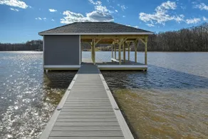 6BR lakeside villa with amazing views & dock - Image 4