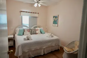 Quiet Cottage w/ pool, 10 minute walk to beach - Image 4
