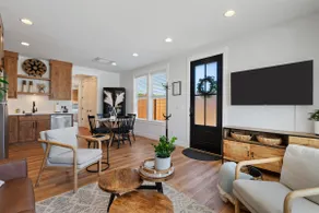 Luxury Holly Grove Cottage W/ Hot Tub & EV Charger - Image 3