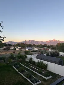 SLC’s Scenic & Comfy Abode - Image 5