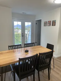 SLC’s Scenic & Comfy Abode - Image 4