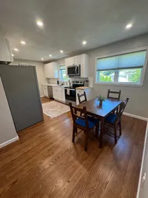 Mid-Island Retreat: Home close to Newport - Image 5