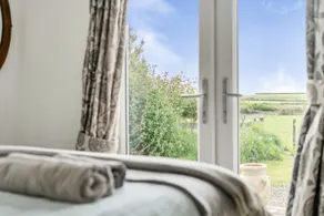 Romantic Hot Tub Lodge Stunning Views - Image 2