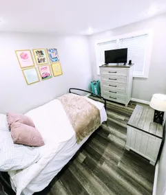 ”Frugal on Franklin” 2 BR in the Heart of Florence - Image 4