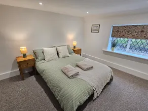 Beautiful historic cottage pets welcome - Image 2