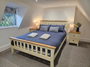 Beautiful historic cottage pets welcome - Image 5