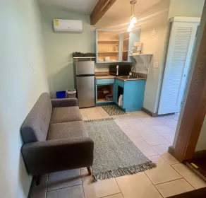 Pet Friendly Guesthouse Near the Beach/Downtown - Image 4