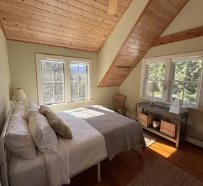 2BR artfully designed mtn home near outdoor rec - Image 3