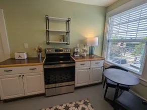Main Street Suite with Ocean Front Resort Access - Image 4