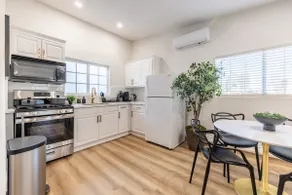 2BR Home • Kitchen • Laundry • Work & Family（NO.2） - Image 4