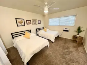 Clean Condo Central OC -Near Disney Knotts UCI SNA - Image 2
