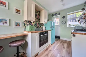 Historical Village Cottage - Pet Friendly - Image 2