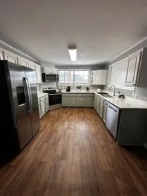 Luxury 4BR Retreat | Designer Kitchen | Huge Lot - Image 4