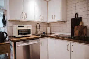 Cozy King BR | Walk to beach | Close to downtown - Image 2