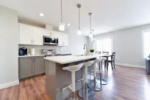 Modern Family Retreat Near Airport with A/C - Image 2
