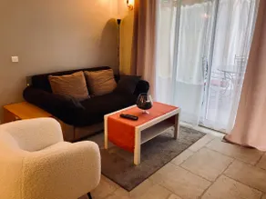 Apartment with large terrace - Image 3