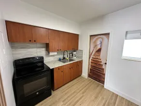Apt#3 N Miami Beach 4 Guest Washer/D free Parking - Image 3