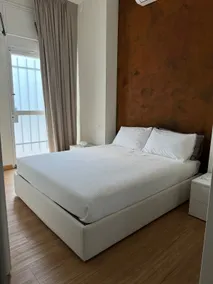 Chic Spacious Apt with Parking in Historic Center - Image 5