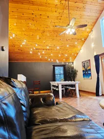 Countryside Knotty Pine 1King,2Queen, 2bunk beds - Image 3